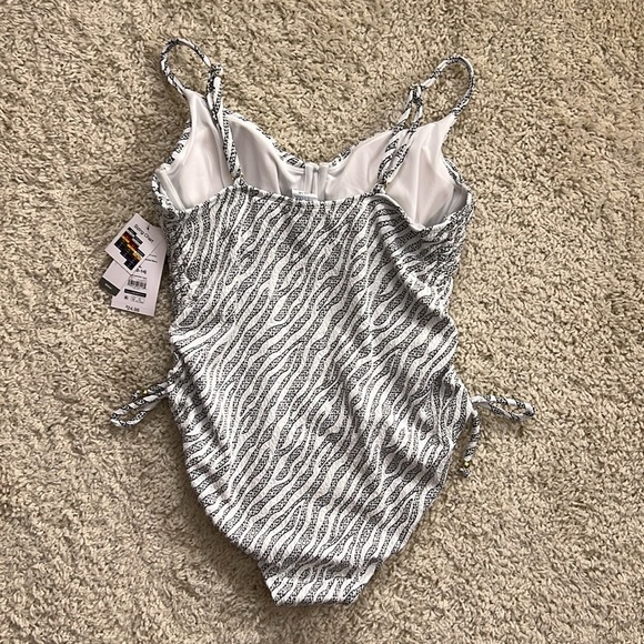 WOMENS TRUE TIME ONE PIECE SWIMSUIT SIZE LARGE NWT - Picture 8 of 15